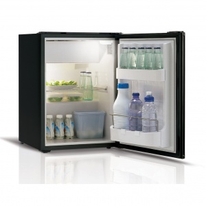 C39 - 39 Litre 12/24 volt marine fridge-01